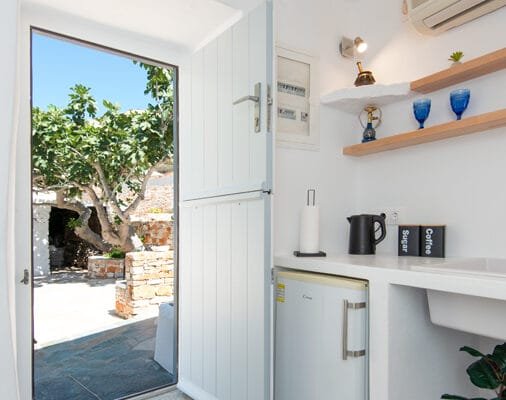 Themonia room Frazeska villa Sifnos