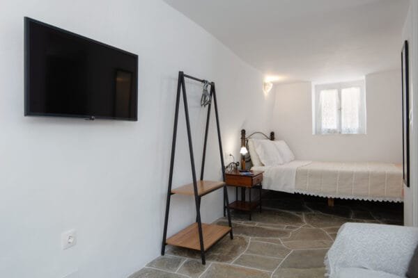 Themonia room Frazeska villa Sifnos