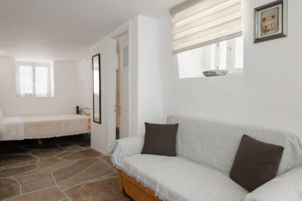 Themonia room Frazeska villa Sifnos