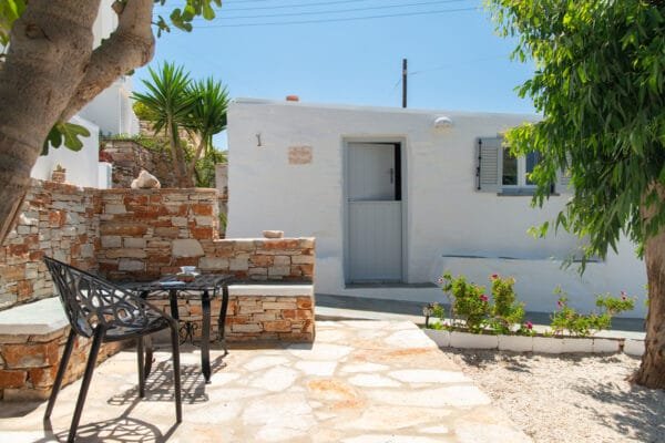 Themonia room Frazeska villa Sifnos